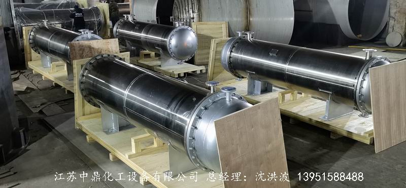 中鼎承接泰國某企業(yè)11臺列管式換熱器裝車包裝過程