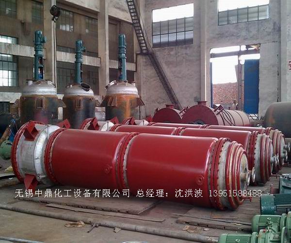如何正確選購(gòu)離心式刮板薄膜蒸發(fā)器？中鼎化工告訴您技巧。