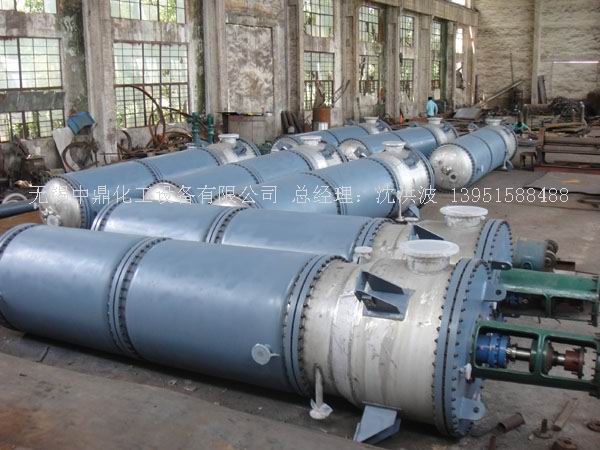 如何正確選購(gòu)離心式刮板薄膜蒸發(fā)器？中鼎化工告訴您技巧。